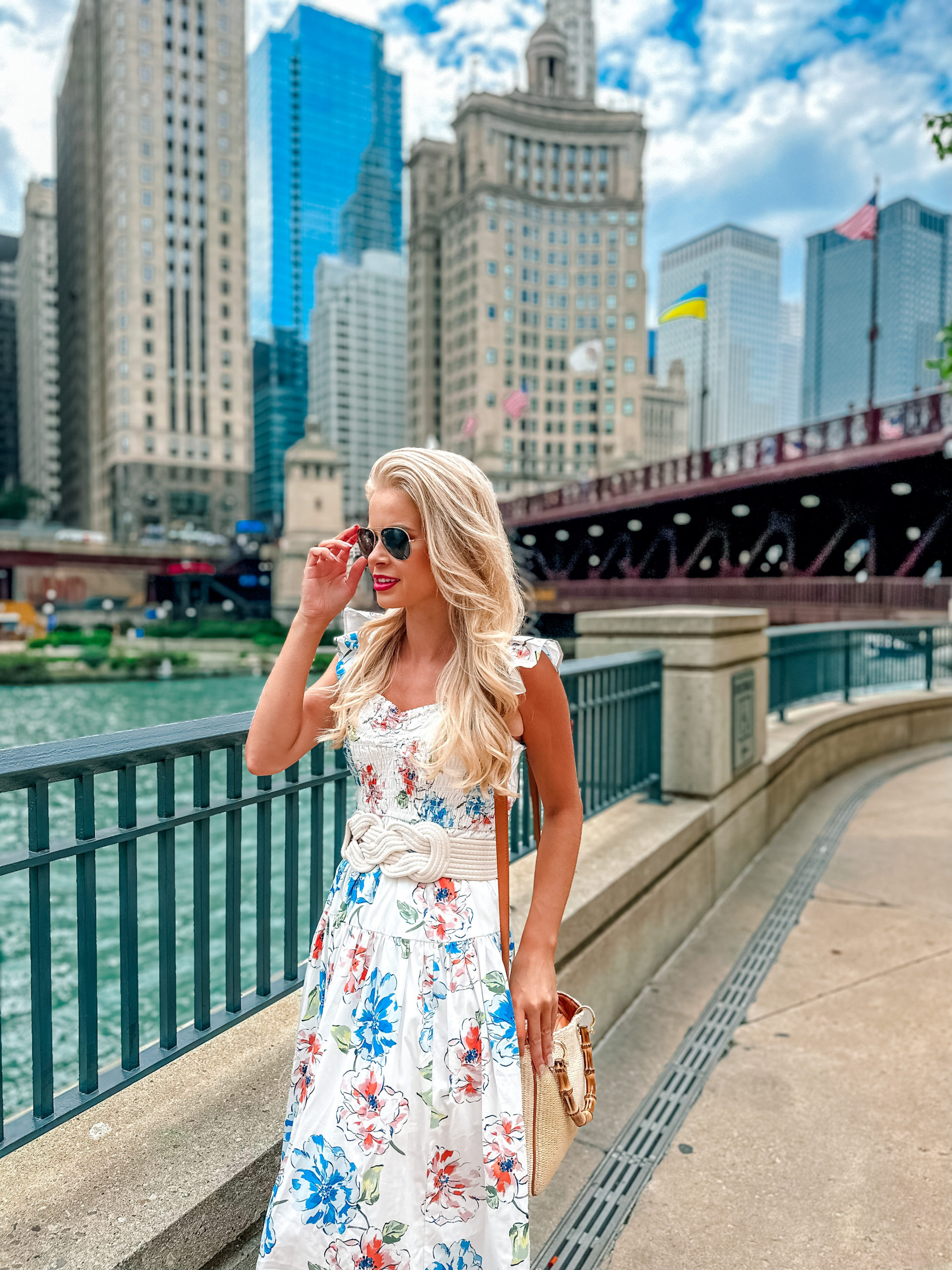 Chicago downtown river architecture tour outfit fashion petite coastal Blonde